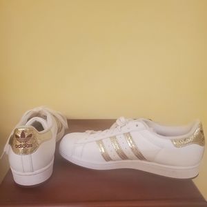 Womens Adidas Superstar Size 9 1/2 LIKE NEW!!!!